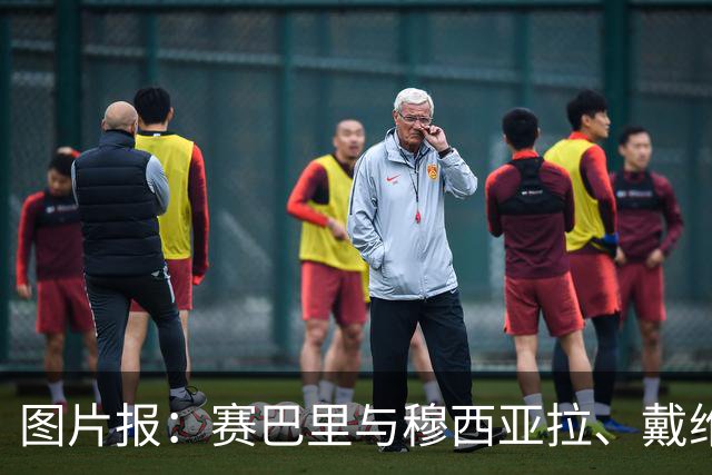 图片报：赛巴里与穆西亚拉、戴维斯一起进行康复训练